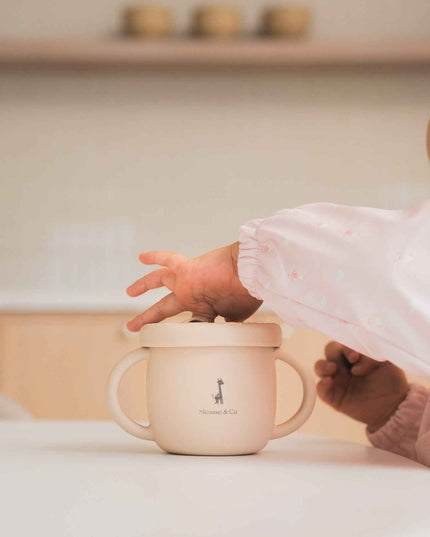 Tasse d'apprentissage 2 en 1 pour collation et liquide