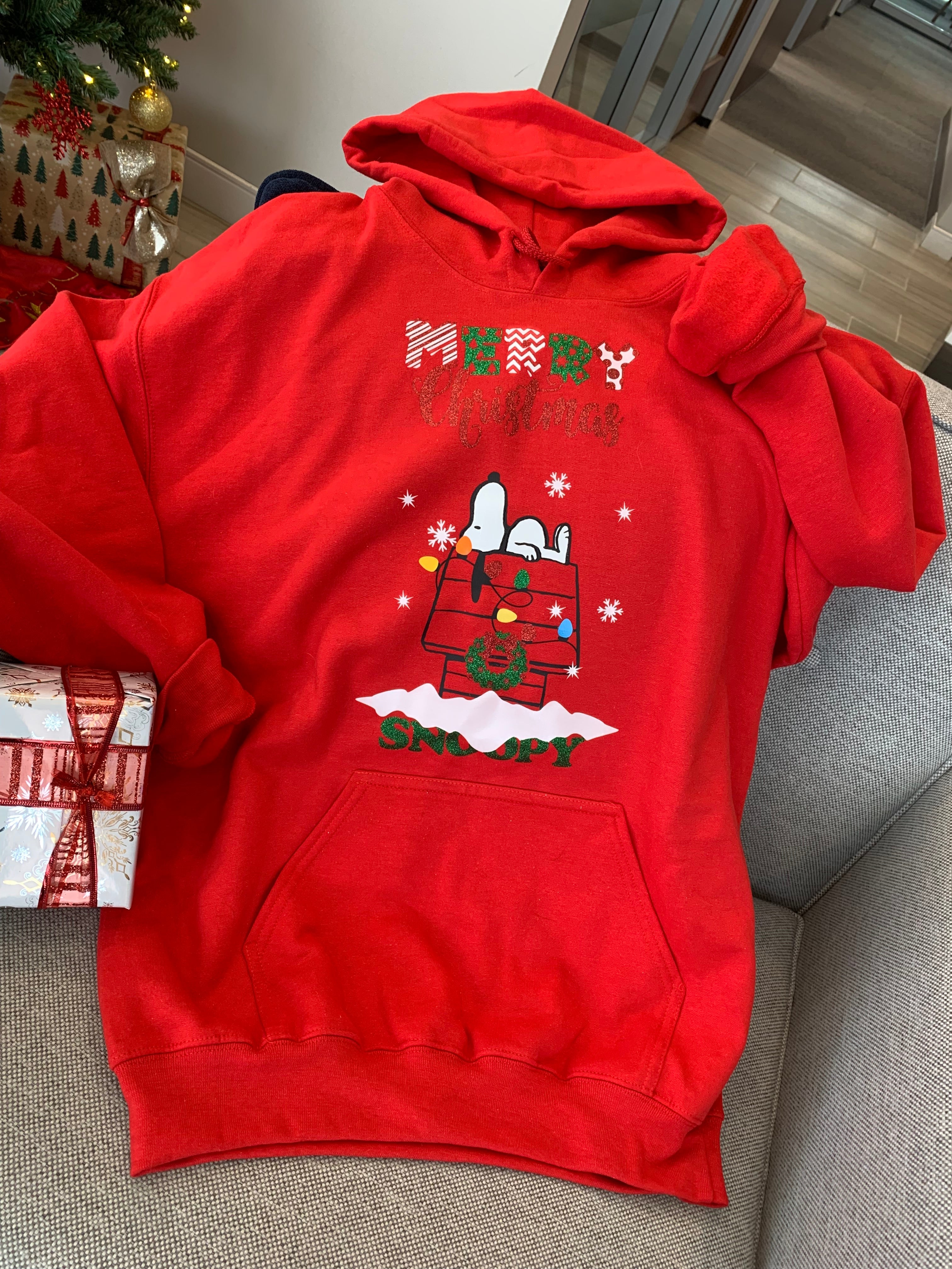 Hoodie Snoopy – Magie de Noël et Cocooning - L'Atelier 9¾