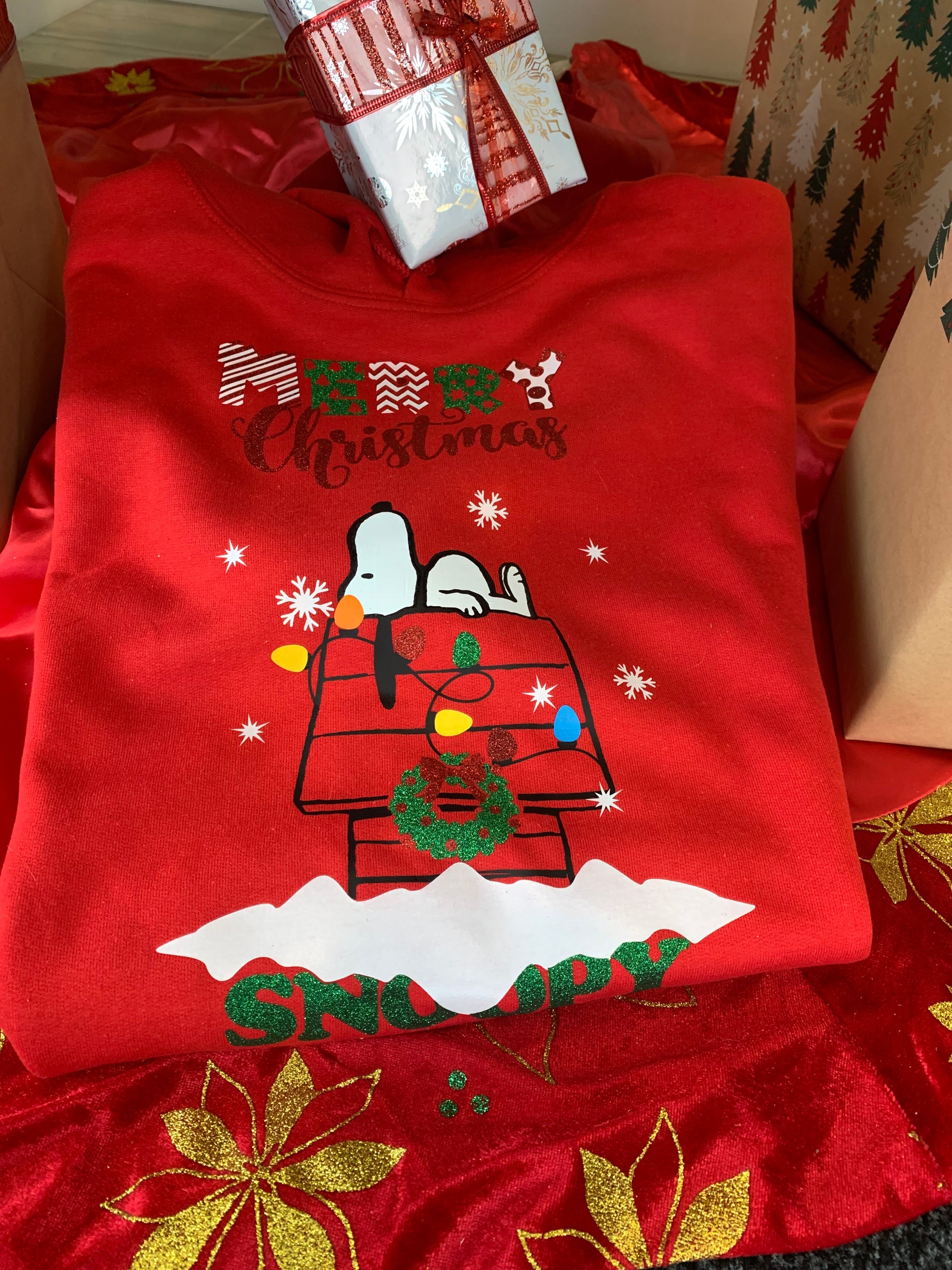 Hoodie Snoopy – Magie de Noël et Cocooning - L'Atelier 9¾