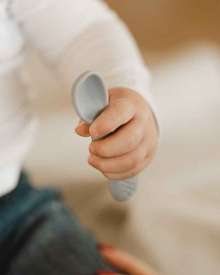 Les cuillères d'apprentissage en silicone