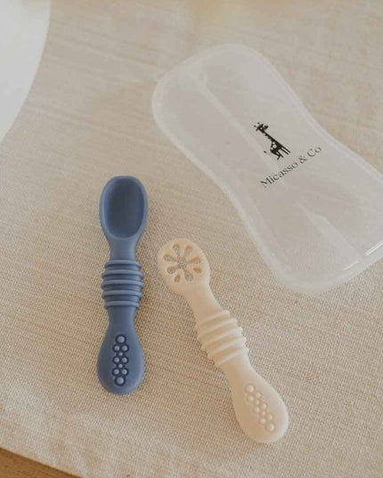 Les cuillères d'apprentissage en silicone