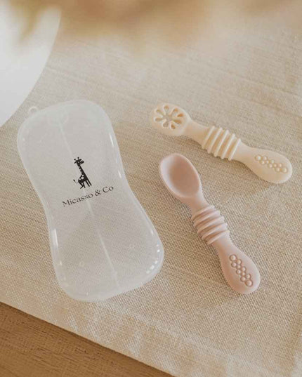 Les cuillères d'apprentissage en silicone